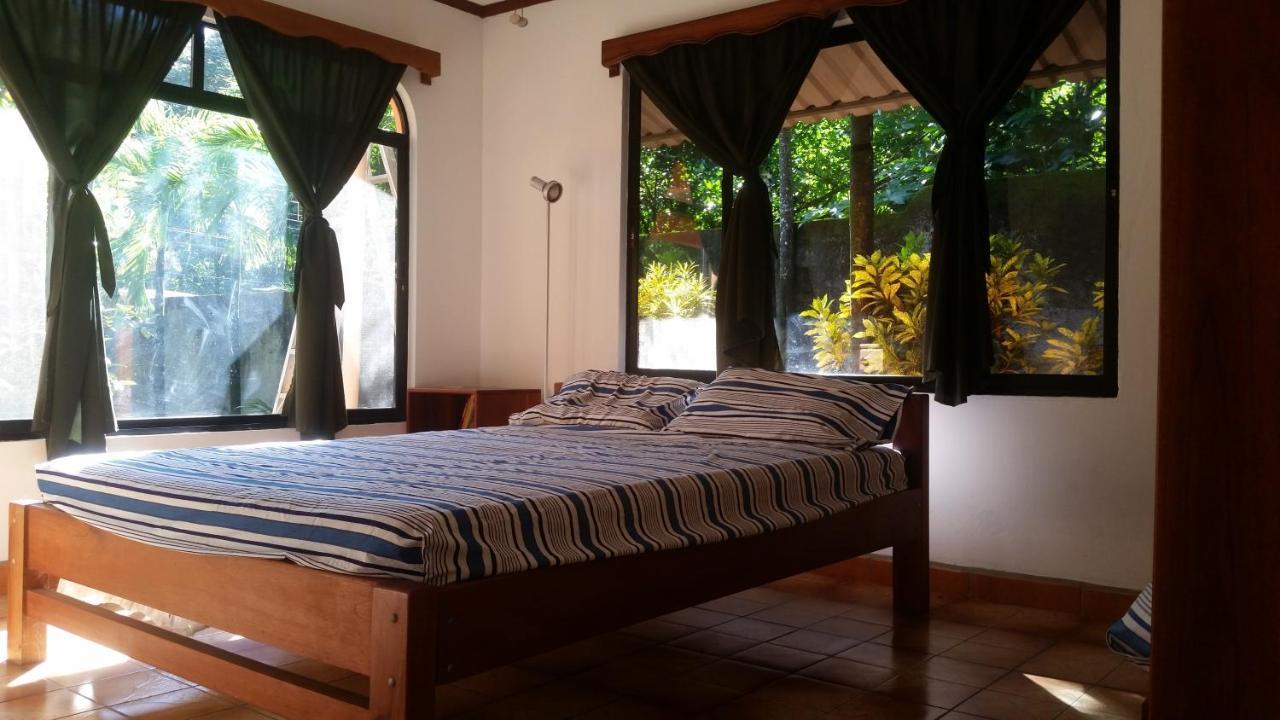 לינה וארוחת בוקר Puerto Jiménez Embassy House מראה חיצוני תמונה
